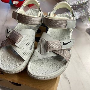 Nike ACG air deschutz sandals